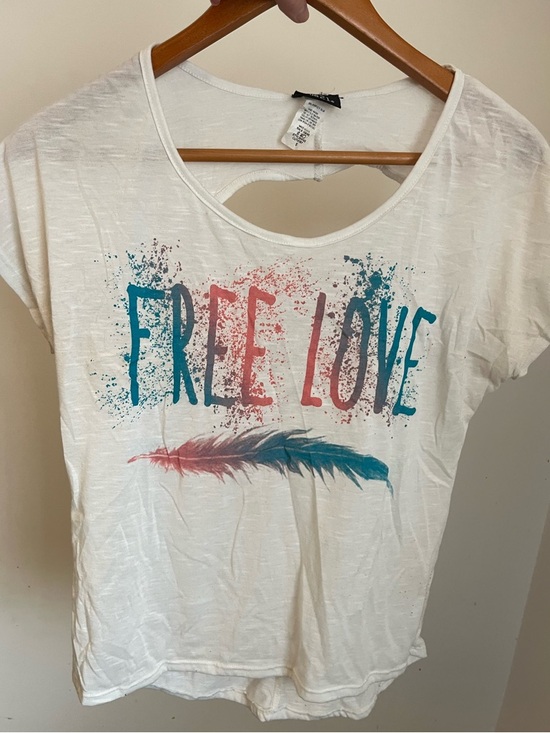 Rue21 Tops - Vintage Rue 21 Flowy T-Shirt